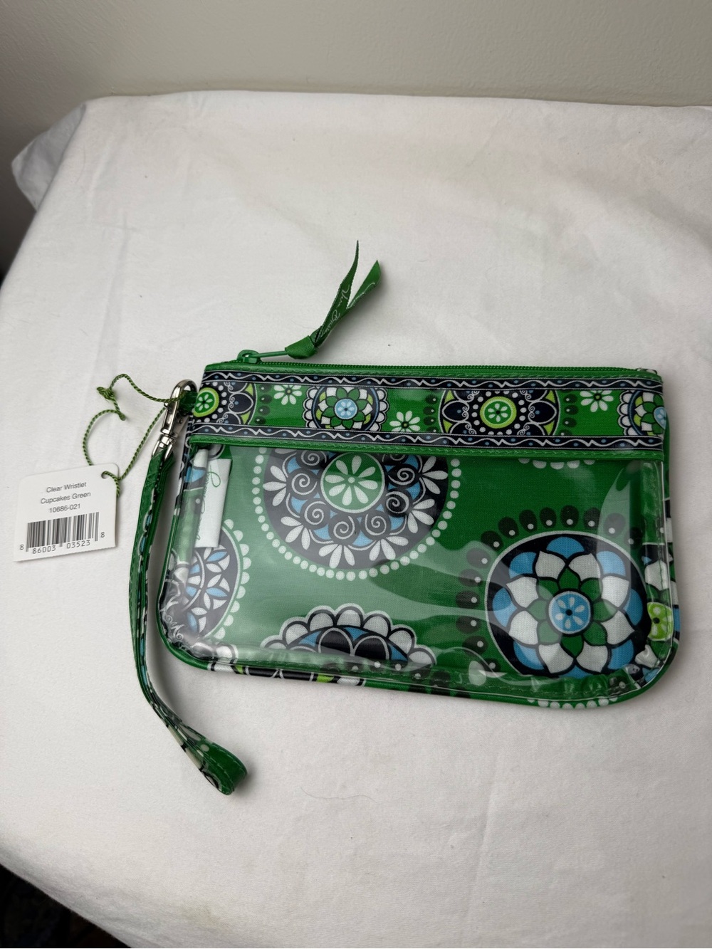 NWT Vera Bradley Cupcakes Green Clear Wristlet Retired